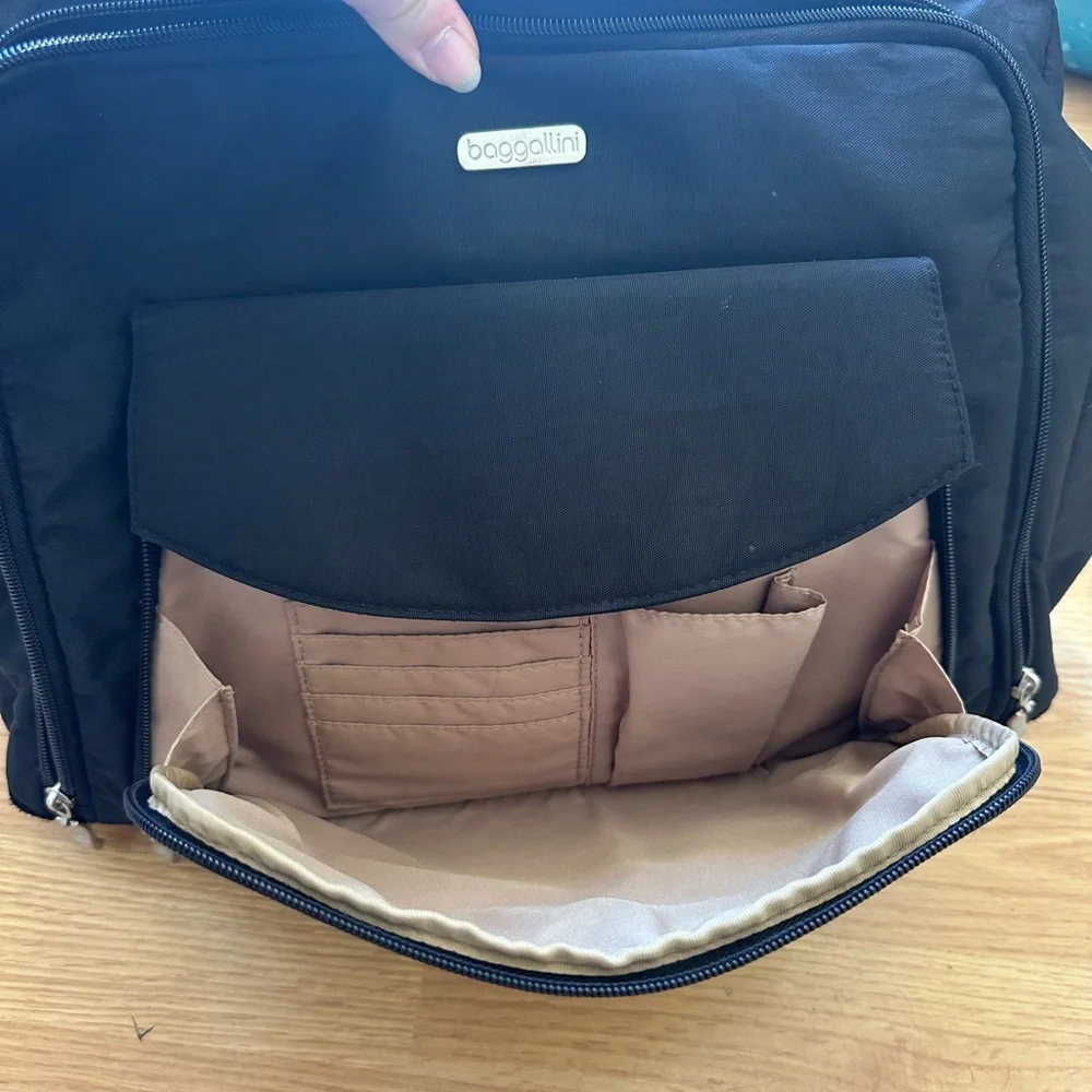 Baggallini black Alfa laptop bag